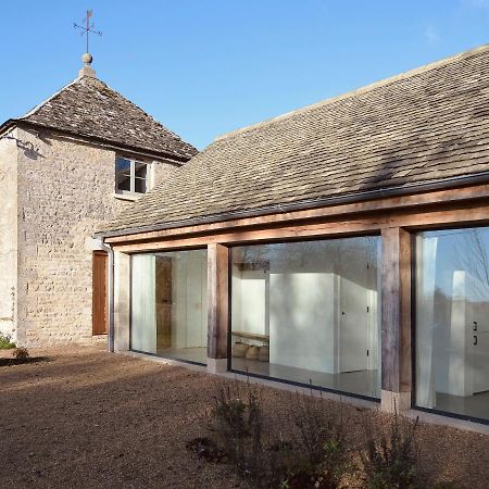 High Cogges Farm Holiday Cottages - The Cart Shed Witney Eksteriør bilde